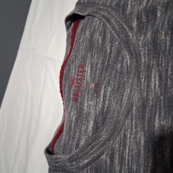 Hollister Gray and Red Men's Shirt - Picture 6 of 6